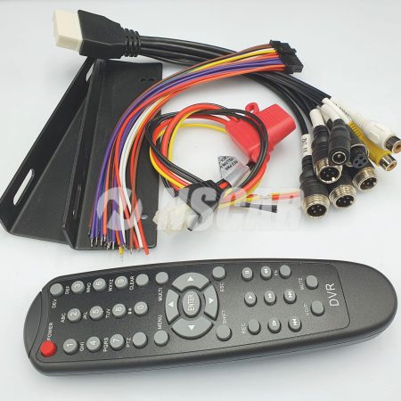 Автомобильный видеорегистратор NSCAR401 HDD+SD (4 канала, 720Р)