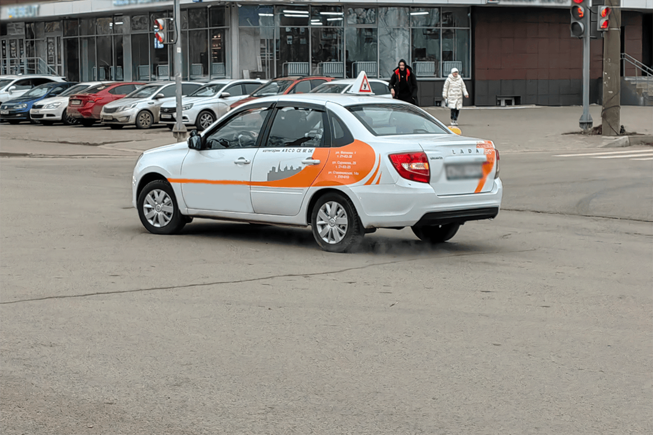 учебный автомобиль