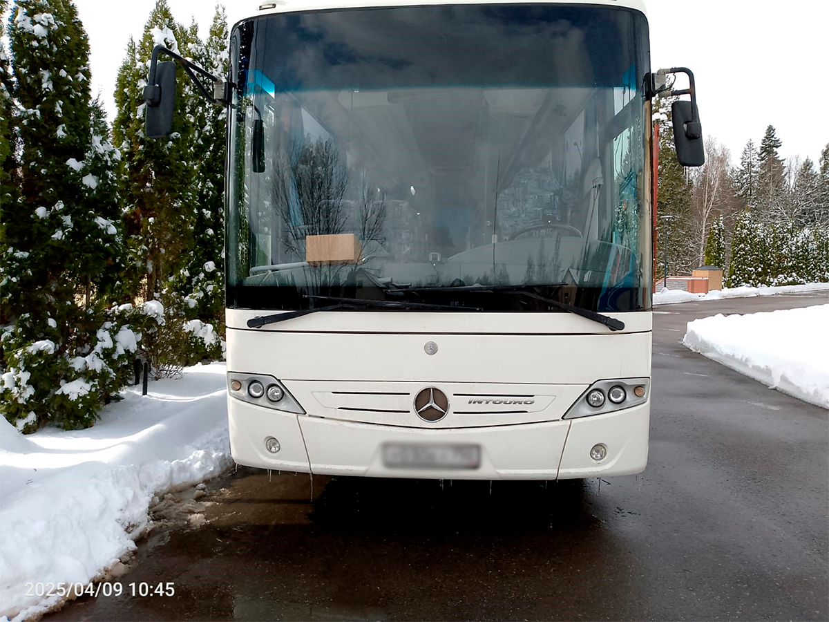 Автобус Mercedes на установке системы видеонаблюдения