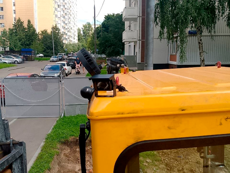 Внешняя камера наблюдения установленная на кабине