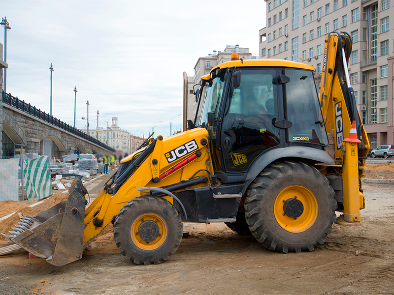 спецтехника на установке видеонаблюдения