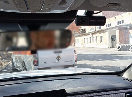 видеорегистратор на лобовом стекле двунаправленный