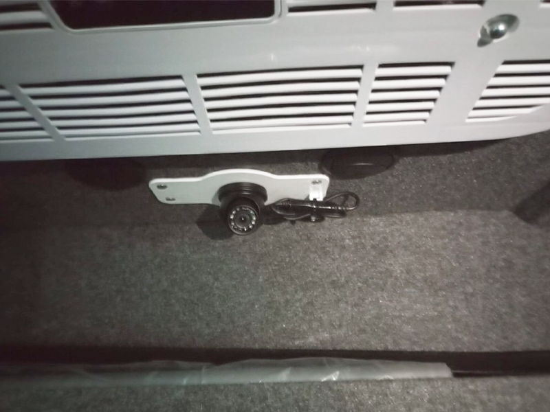 камера видеонаблюдения установлена внутри рубки капитана