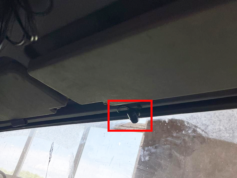 Капельная видеокамера NSCAR FD317 ver.09, установленная с обзором на дорогу