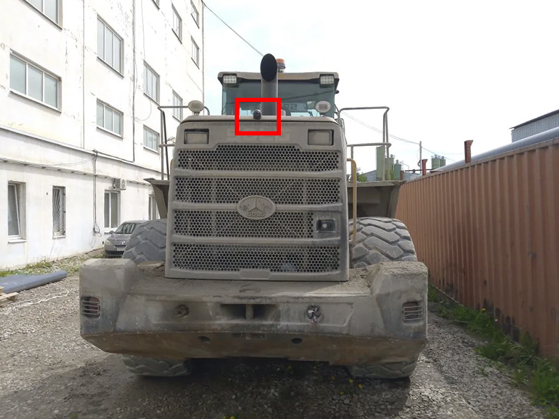 Камера NSCAR установлена в передней части фронтального погрузчика